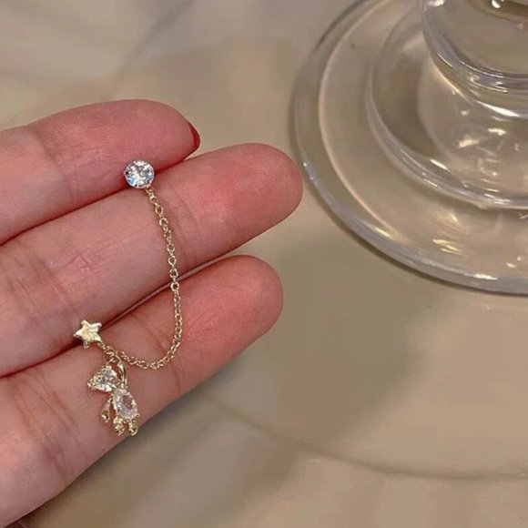 Double Lobe Piercing Linked Teddy Bear Star Gold Earrings - Picture 2 of 3